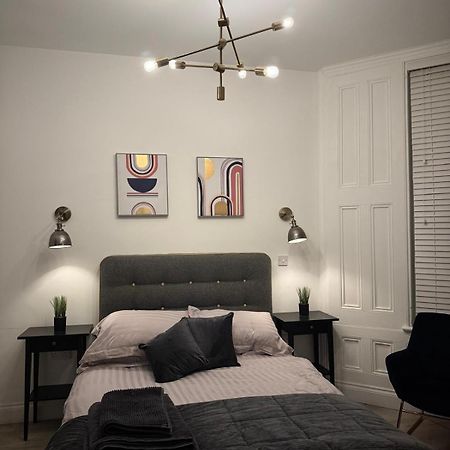 Seaside Studio Apartment Weston-super-Mare Bagian luar foto