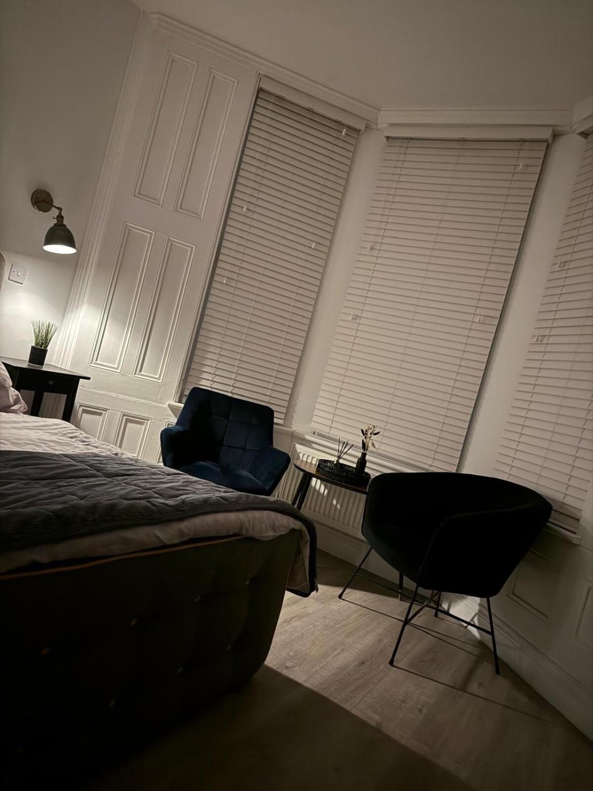 Seaside Studio Apartment Weston-super-Mare Bagian luar foto